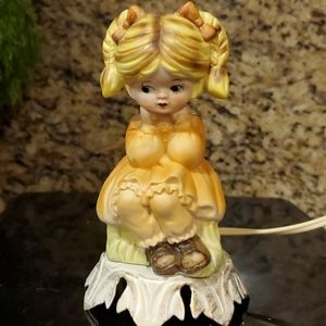 Vintage girl nightlight, "Hummel"